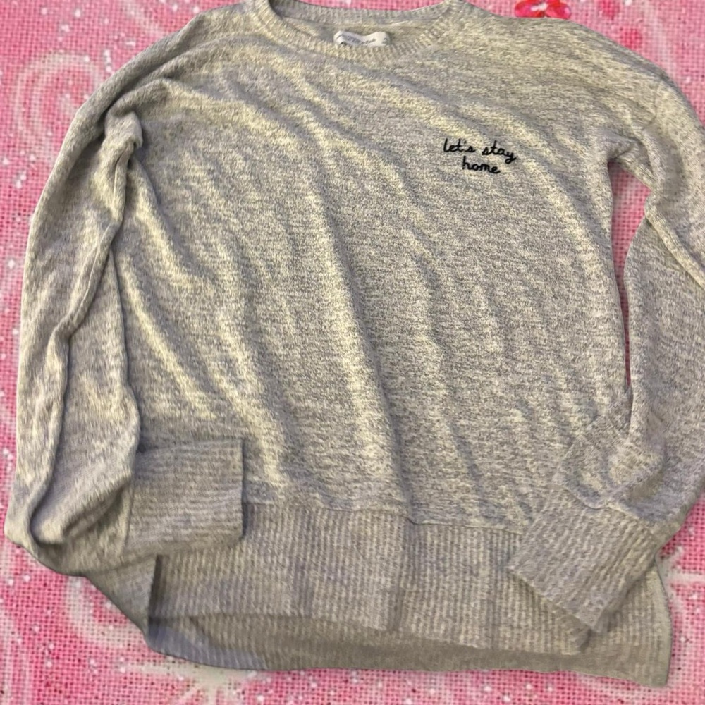 Abercrombie & Fitch Light Gray Women's Long Sleeve Crewneck